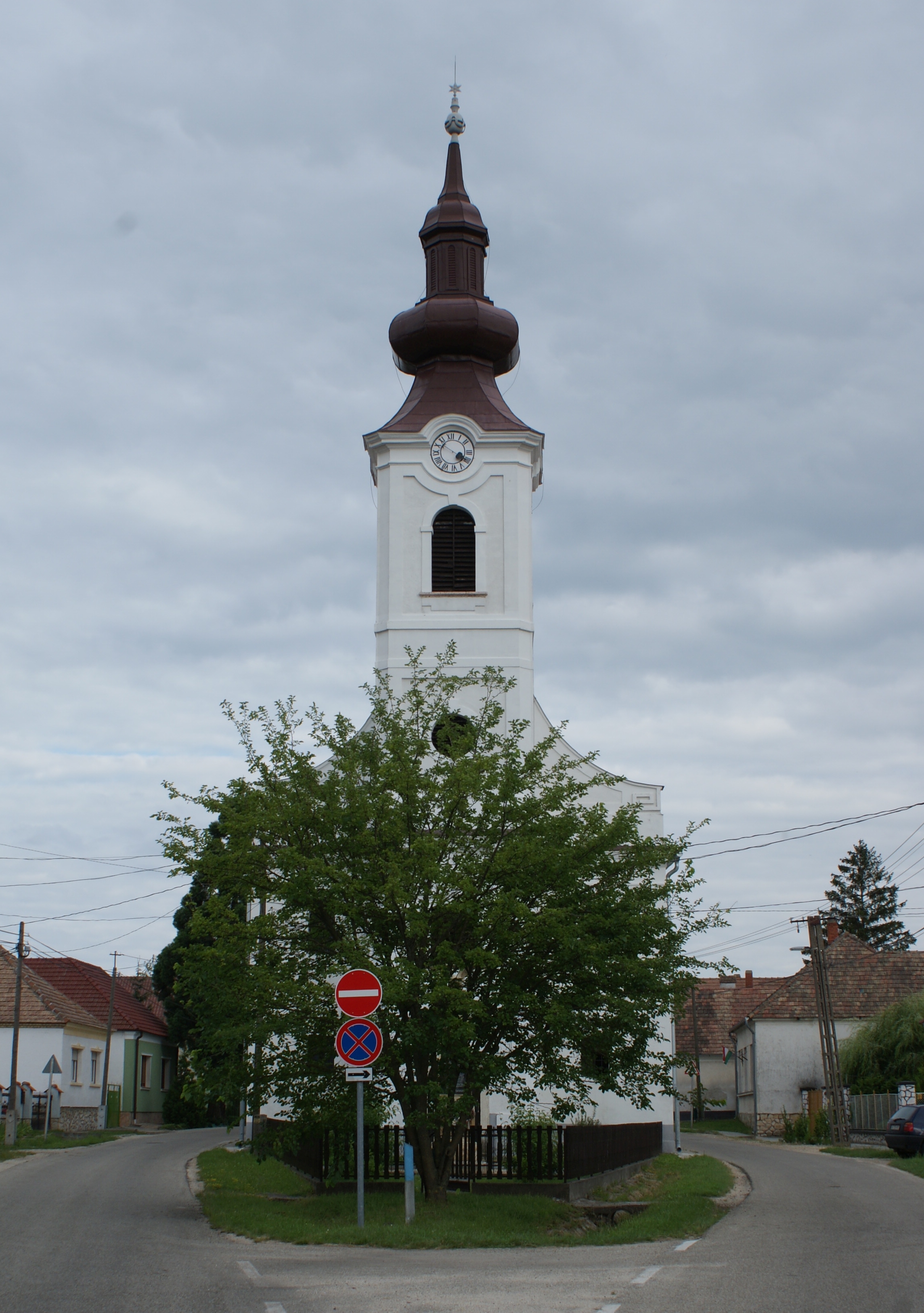 Adásztevel Református templom